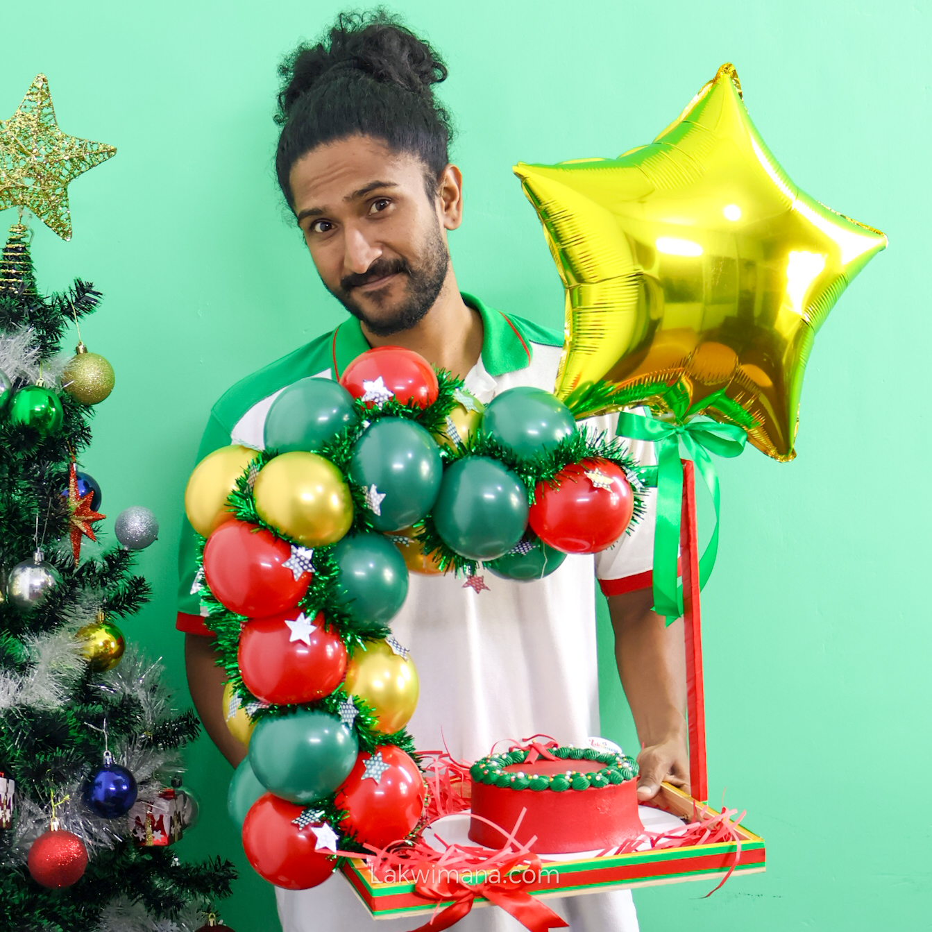 Christmas Star Surprise Cake & Balloon Hamper